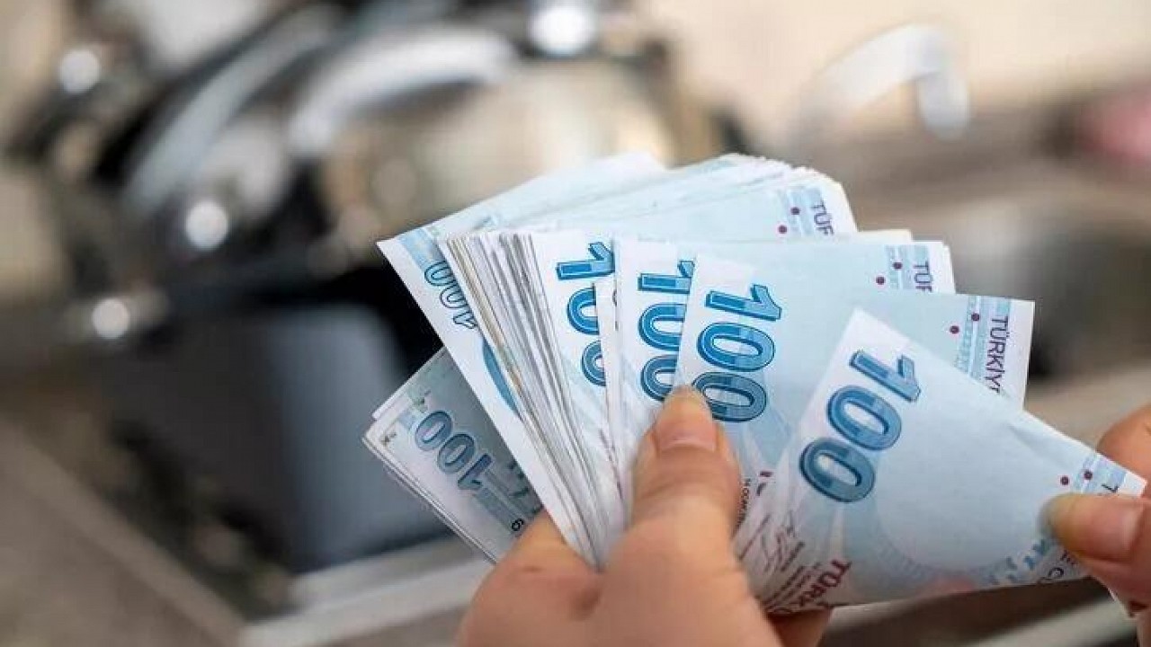 emekliye yılbaşı ikramiyesi, emekli yılbaşı ikramiyesi, yılbaşı ikramiyesi, emekli ikramiyesi, yılbaşı ikramiyesi verilecek mi