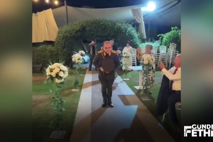 Atatürk’e benzeyen kişi