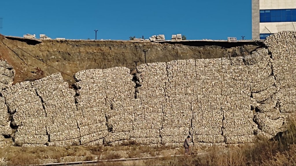 Seydikemer Devlet Hastanesi istinat duvarı