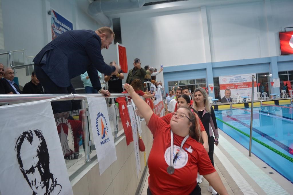 Özel Sporcular Yüzme Şampiyonası