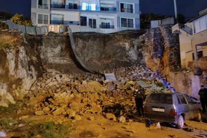 Milas'ta toprak kayması