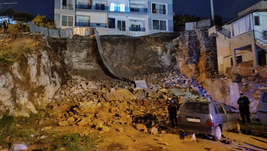 Milas'ta toprak kayması