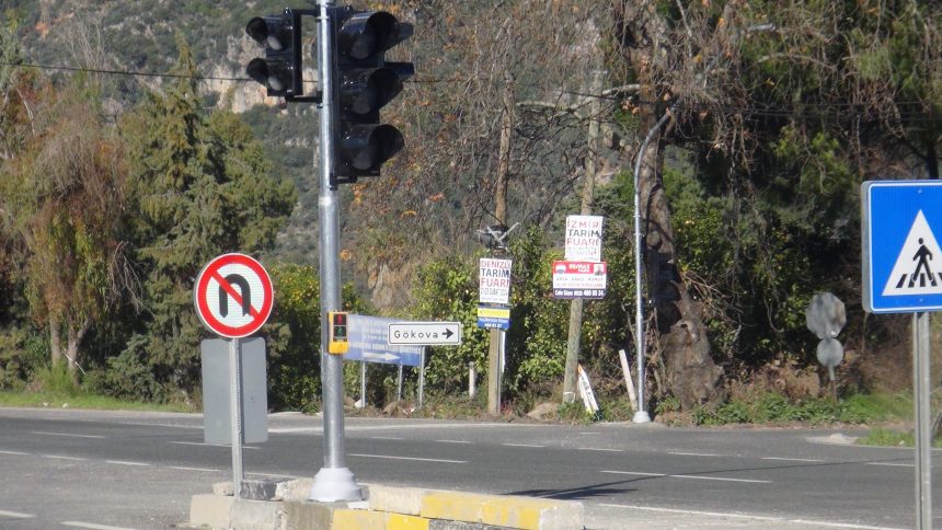 muğla gökova kavşağı, ula gökova kavşağı, Gökova Mahallesi'ndeki kavşakta,