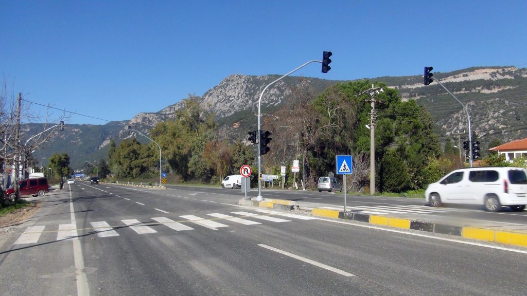 muğla gökova kavşağı, ula gökova kavşağı, Gökova Mahallesi'ndeki kavşakta,
