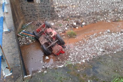 marmaris iş makinesi, marmaris iş makinesi kanala, marmaris kanala düşen makine