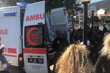 denize düşen datça denizen düşen iki kişi selfie özçekim