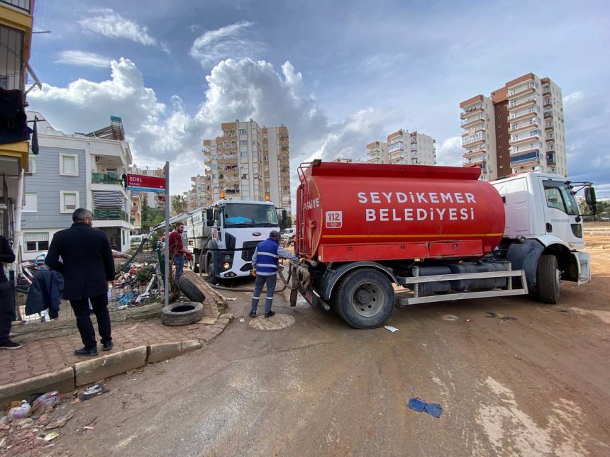 Önder Akdenizli, Seydikemer Belediye Başkanı, Antalya'da yaşanan sel,