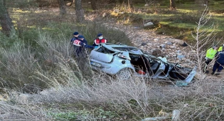 Yatağan’da otomobil şarampole, yatağan kaza, yatağan trafik kazası, Muğla’nın Yatağan ilçesinde