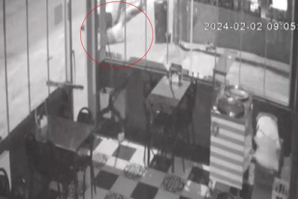 Menteşe'de balkondan düşerek, menteşe balkondan düşerek