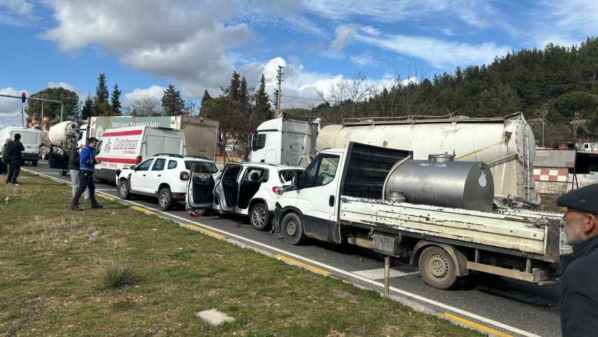 Menteşe’de zincirleme trafik kazasında, menteşe zincirleme trafik kazasında, Menteşe'de zincirleme trafik kazası