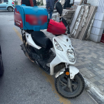 Milas'ta otomobil motorlu kuryeye, Milas motosiklet sürücüsü, Otomobil sürücüsünün olay yerinden kaçtığı,