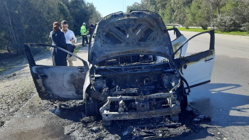 Seydikemer'de otomobilde yangın, Seydikemer otomobil yanmaya başladı,
