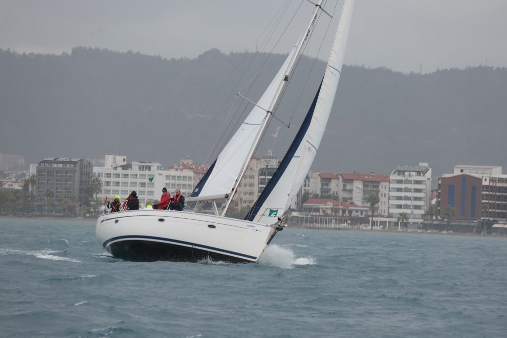 Marmaris Kış Trofesi yat yarışları