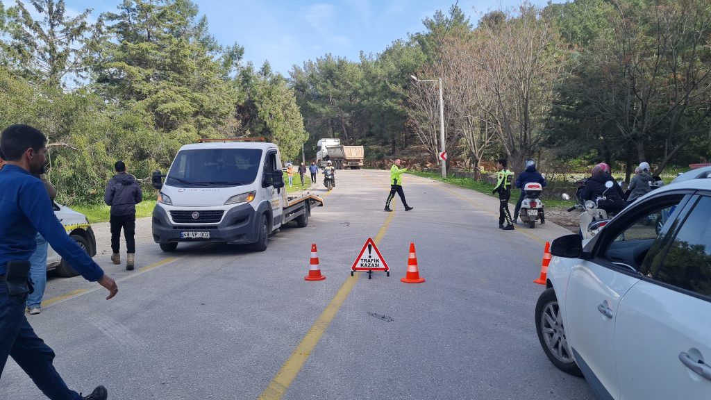 bodrum trafik kazası bodrum motosiklet kazası bodrum tıra çarpan motosiklet bodrum kaza