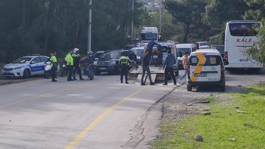 bodrum trafik kazası bodrum motosiklet kazası bodrum tıra çarpan motosiklet bodrum kaza