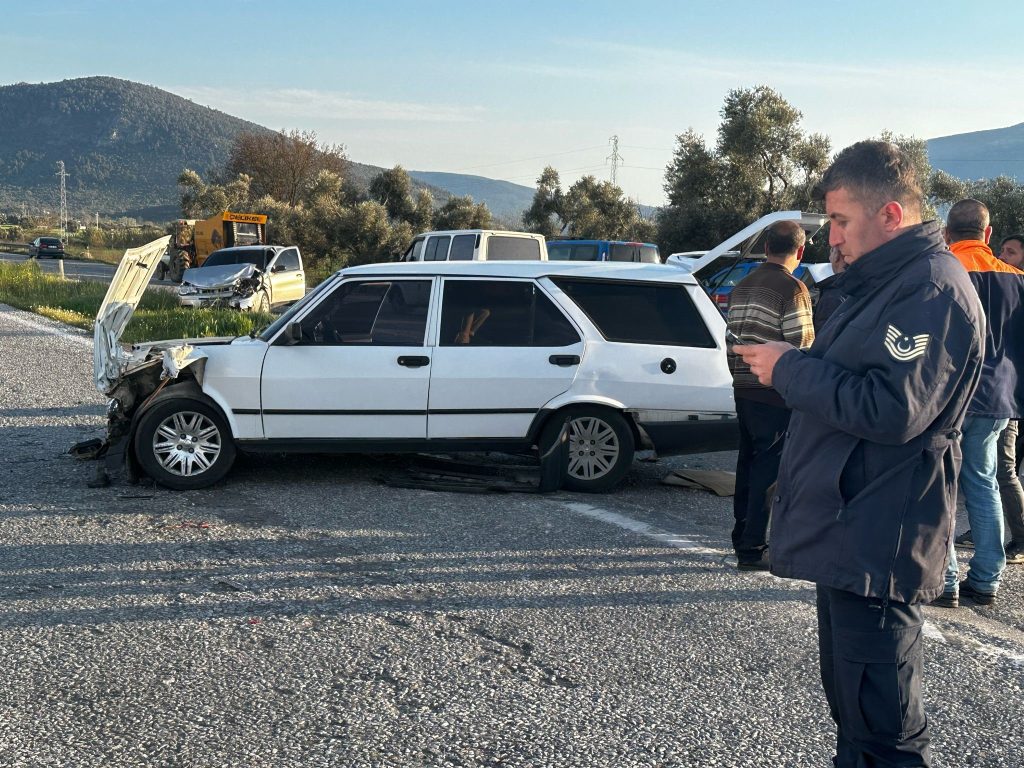milas trafik kazası milas zincirleme trafik kazası Milas-Söke Karayolu kaza Milas-Söke Karayolu zincirleme kaza
