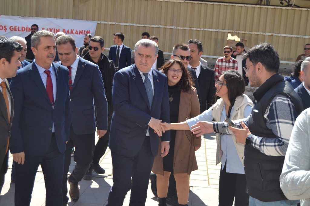 Osman Aşkın Bak Fethiye gençlik ve spor bakanı fethiye bakan bak  stadyum