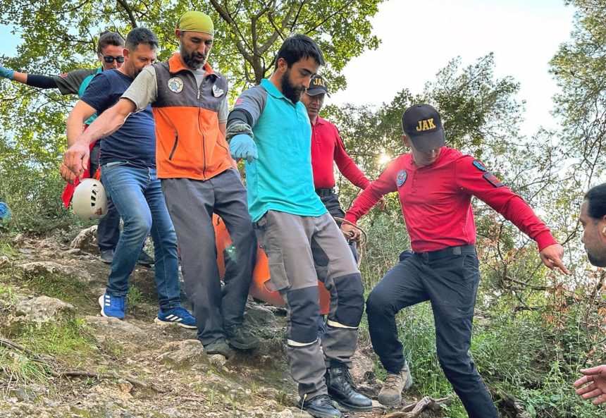 Fethiye’de orman içinde bileğini, Fethiye ilçesindeki Kabak koyunda
