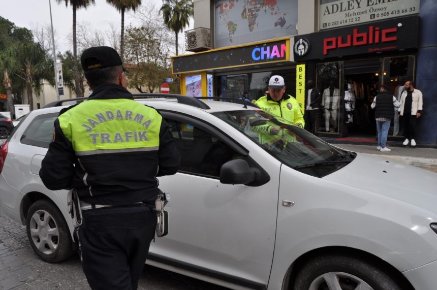 Fethiye’de sürücülere ‘yayalara öncelik’, Fethiye yayalara öncelik verilmesi