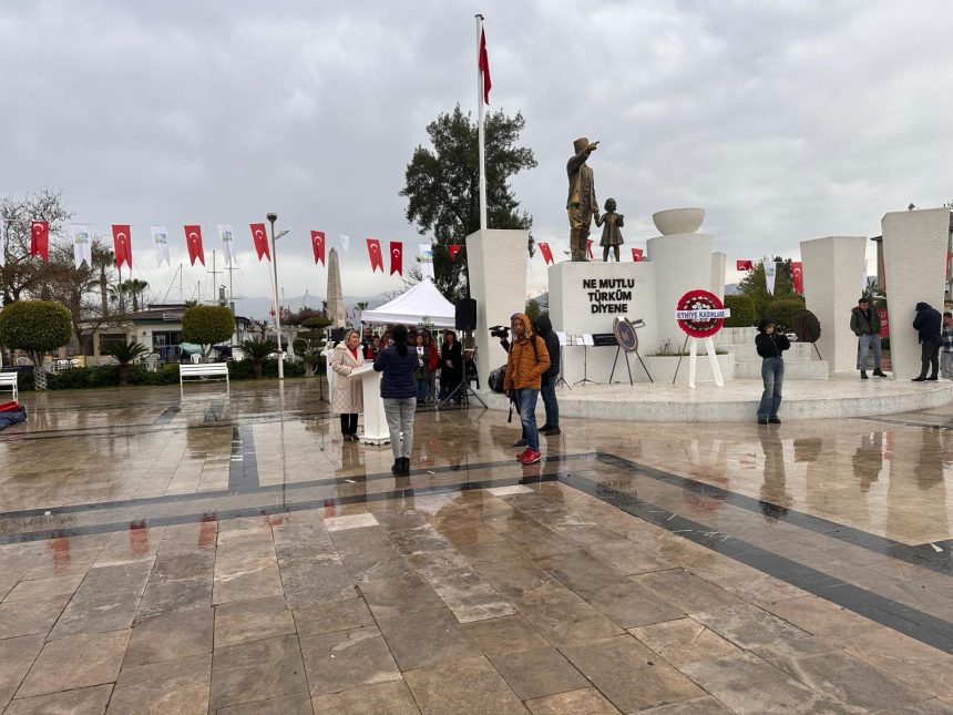 fkdd 8 mart nilüfer yılmaz fethiye kadın danışma ve dayanışma 8 mart fethiye tören