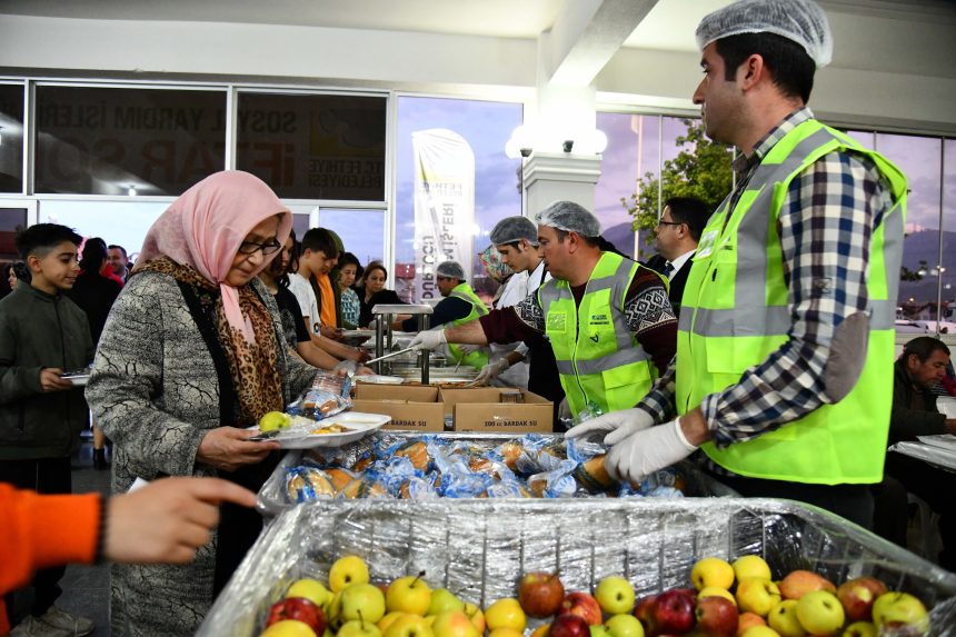 Fethiye Belediyesi iftar yemeği fethiye iftar çadırı fethiye belediyesi iftar çadırı