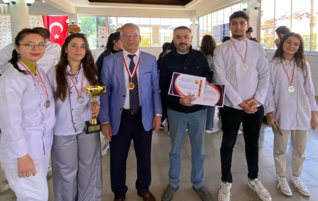 MSKÜ aşçılık öğrencilerinden, Fethiye'de düzenlenen aşçılık yarışmasında