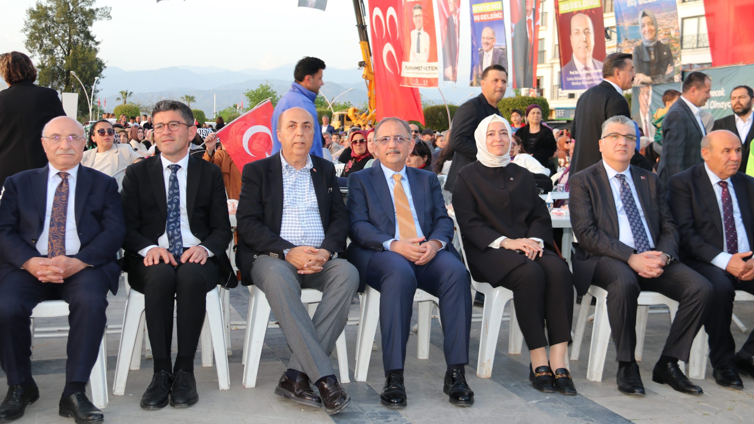 Bakan Özhaseki, Çevre, Şehircilik ve İklim Değişikliği Bakanı Mehmet Özhaseki, Cumhur İttifakı MHP Fethiye Belediye Başkan Adayı Muhammet Kökten tarafından düzenlenen iftar programı