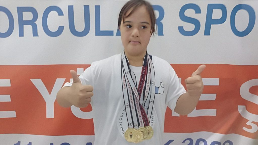 Elif Oral dünya rekoru köyceğiz elif oral rekor yüzücü 