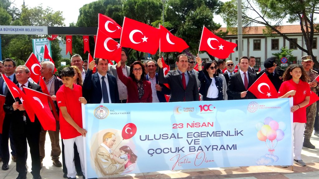 23 Nisan Ulusal Egemenlik ve Çocuk Bayramı, kortej yürüyüşü, 23 Nisan kutlamaları kortej yürüyüşüyle