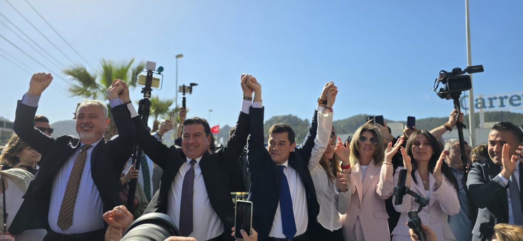 marmaris belediye başkanı acar ünlü mazbata göreve başladı