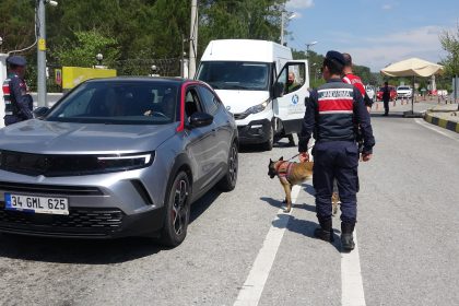 Marmaris'te bayram 40 bin araç