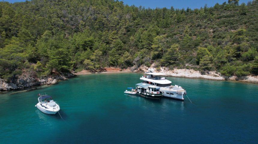 Muğla Büyükşehir Büyükşehir atık topladı bayram tatilinde dört atık alım teknesi 12 ton atık