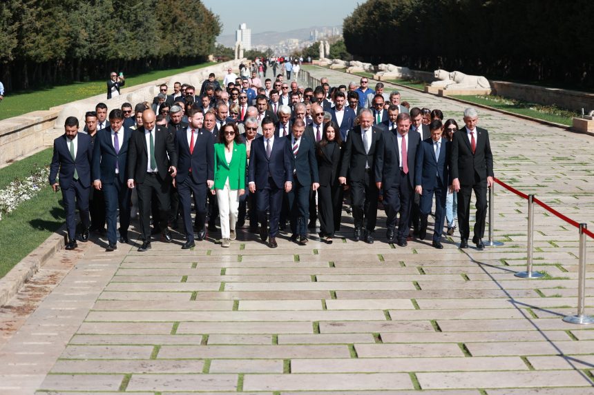 Muğla Büyükşehir Belediye Başkanı Ahmet Aras Anıtkabir ilçe belediye başkanları