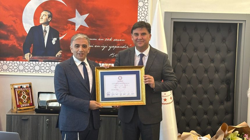 İkinci kez Fethiye Belediye Başkanı seçilen, Alim Karaca,