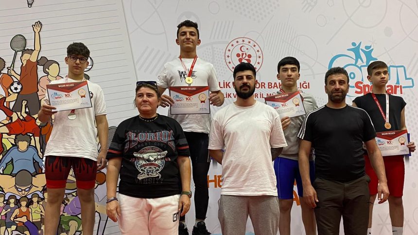 Muğlalı Tuna Yaraş, Okul Sporları Türkiye Halter Şampiyonası, Türkiye Halter Şampiyonu