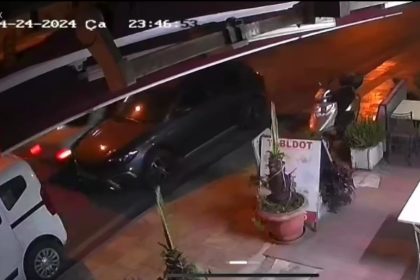 Bodrum'da park halindeki otomobile çarpan, araca çarparak