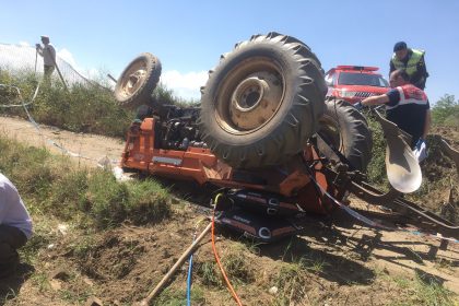 Yatağan’da devrilen traktörün altında, traktörün altında kalarak