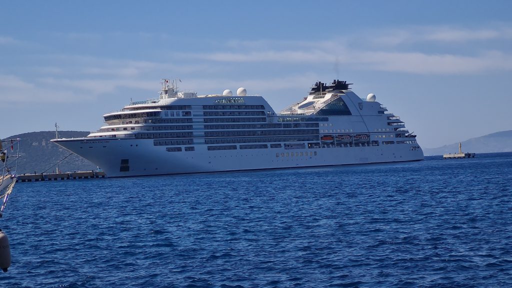 Bodrum'a kruvaziyer Seabourn Encore gelen