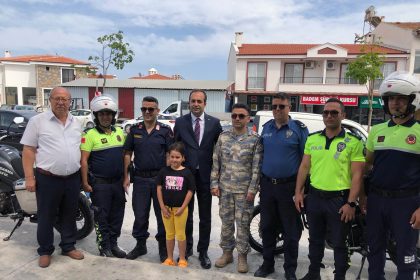 Datça'da Trafik Haftası kask hediye motosiklet