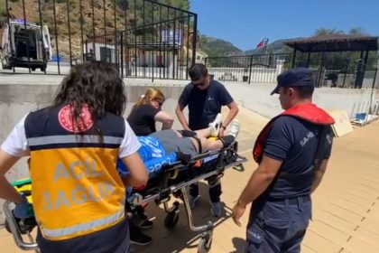 Fethiye tekne teknede yaralan yurttaş Sahil Güvenlik ekipleri Fethiye Sahil Güvenlik ekipleri