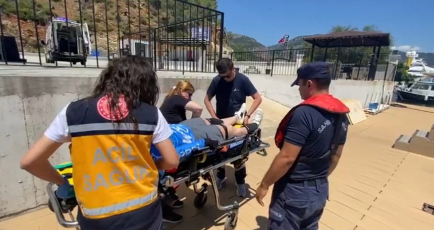 Fethiye tekne teknede yaralan yurttaş Sahil Güvenlik ekipleri Fethiye Sahil Güvenlik ekipleri