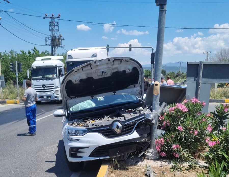 Milas-Bodrum Karayolu'nda kaza Milas-Bodrum Karayolu Milas-Bodrum Karayolu trafik kazası Milas kaza
