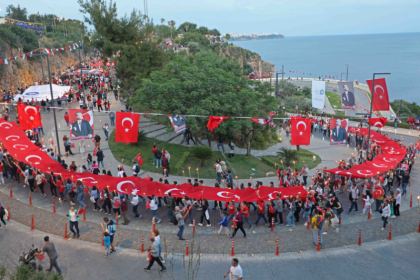 19 mayıs tatil mi, 19 mayıs okullar tatil mi, 19 mayıs hangi güne denk geliyor, 19 mayıs resmi tatil mi, 19 mayıs tatil,