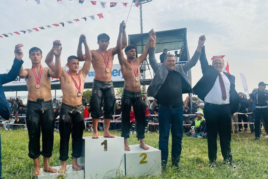 Kepez Güreşleri Seydikemerspor yağlı güreş pehlivan 53’üncü Geleneksel Büyük Yağlı Güreşleri