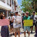 Datça'da protesto Şezlongsuz Datca İnisiyatifi sokak hayvanları yasa tasarısı sokak köpekleri