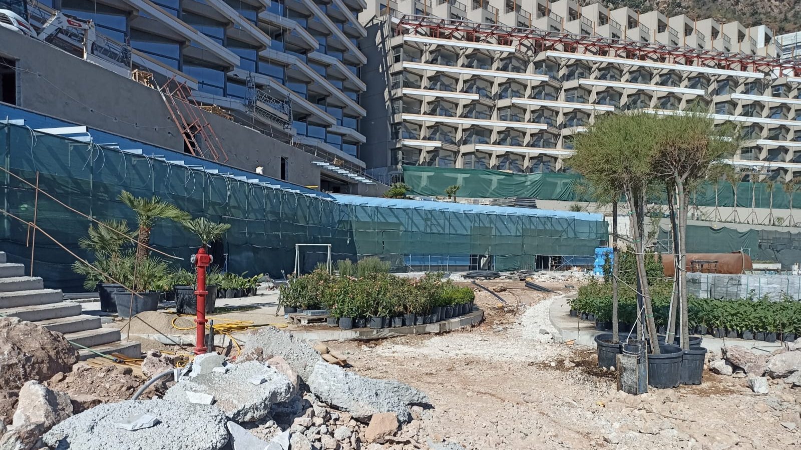 Sinpaş’ın devam eden inşaatı, inşaat yasağına rağmen
