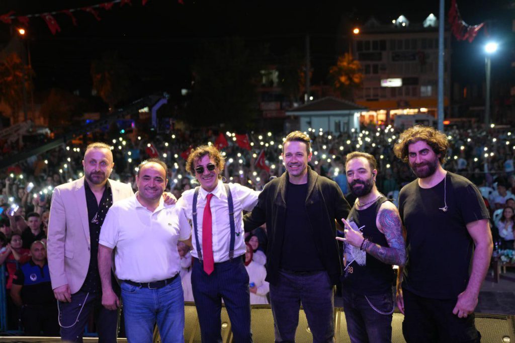 Seydikemer 19 Mayıs Seydikemer 19 Mayıs konseri Seydikemer Ayna konseri Seydikemer İlyas yalçıntaş konseri Seydikemer Konser