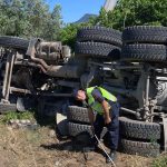 Köyceğiz’de beton mikseri, beton mikseri devrildi