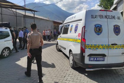 Fethiye’de, sokakta bir kişinin cansız bedenini