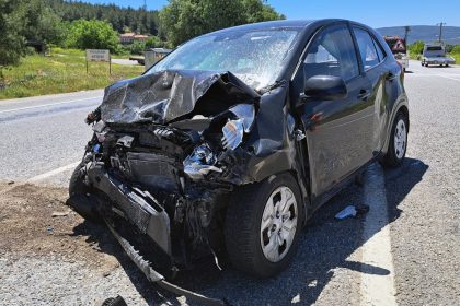 Muğla’da trafik kazası, otomobil kamyonete çarptı